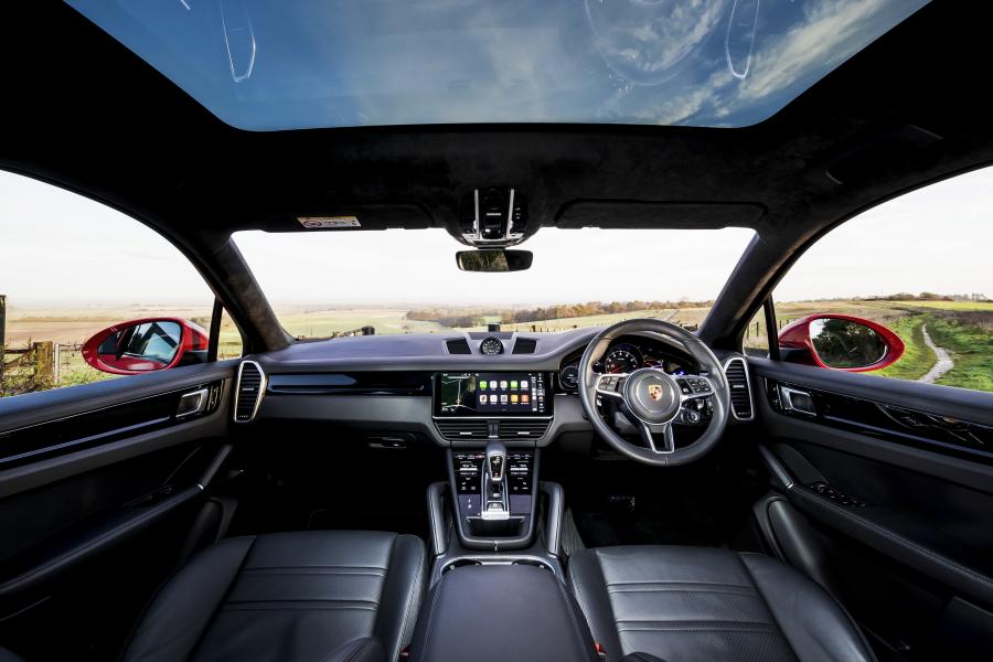 Торпедо Porsche Cayenne Coupe 2019 года  (UK) (фото 11 из 40)